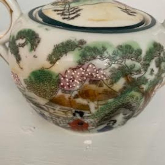 Set of Japanese Lidded Teapot and Sugar Bowl Hand Painted Geisha Girl Porcelain - Picture 13 of 15